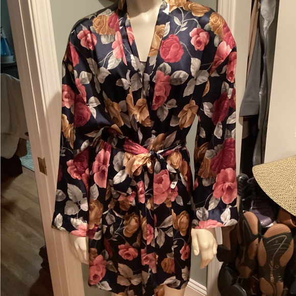 Victoria Secret Robe - Picture 5 of 15